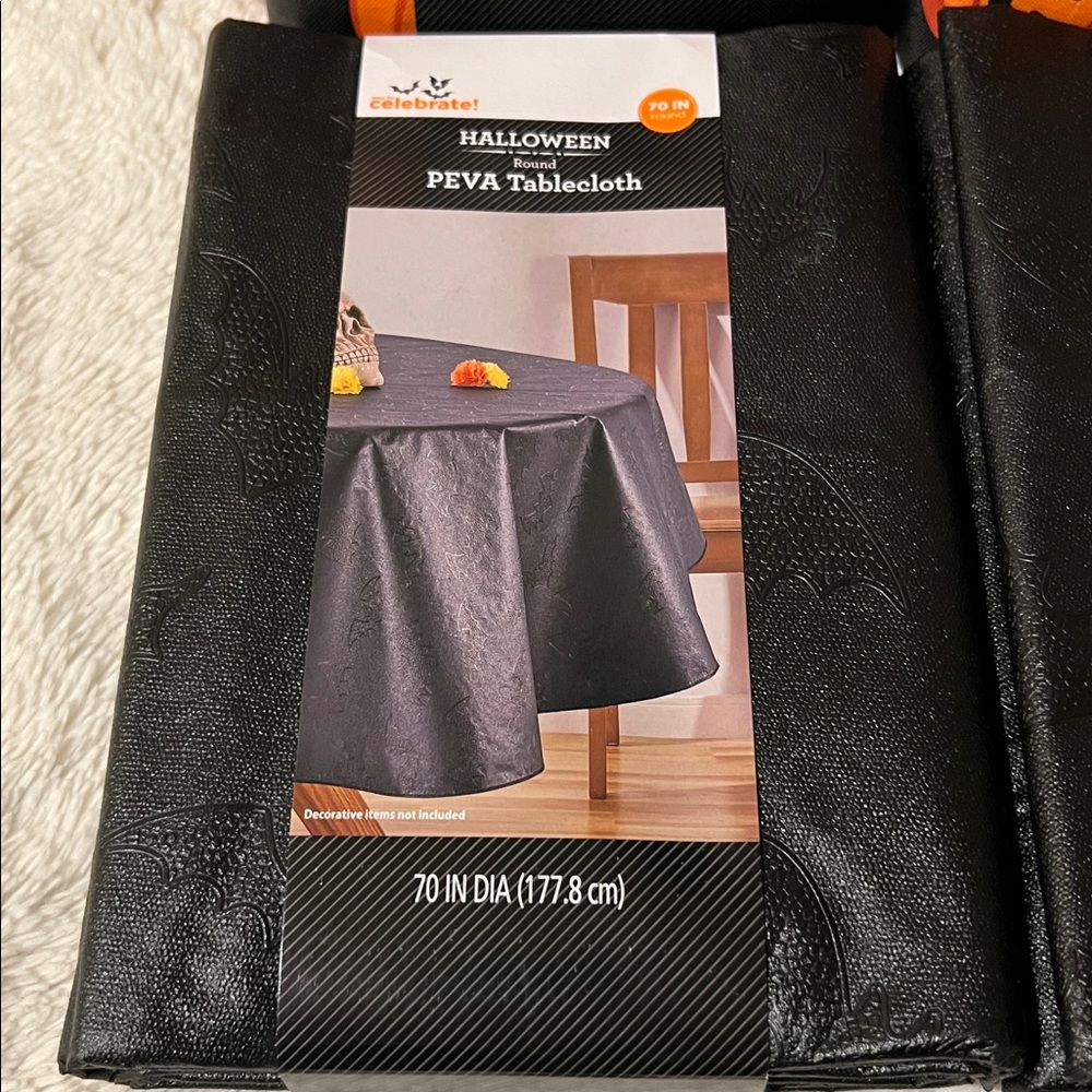 4 Halloween Peva Tablecloth pumpkins bats - Picture 3 of 3